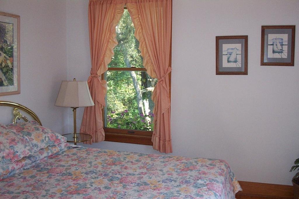 Chesapeake Inn Of Lenox Room photo