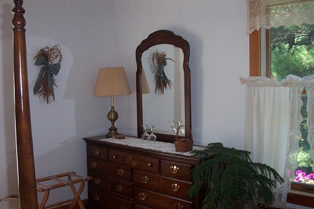 Chesapeake Inn Of Lenox Room photo